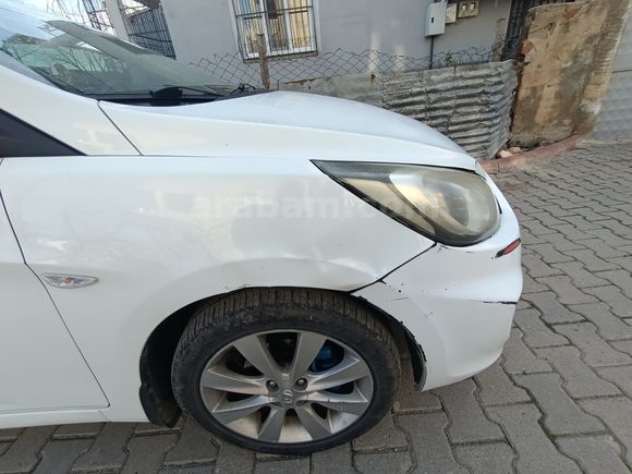 Sahibinden Hyundai Accent Blue 1.4 CVVT Mode Plus 2012 Model 