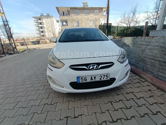 Sahibinden Hyundai Accent Blue 1.4 CVVT Mode Plus 2012 Model 