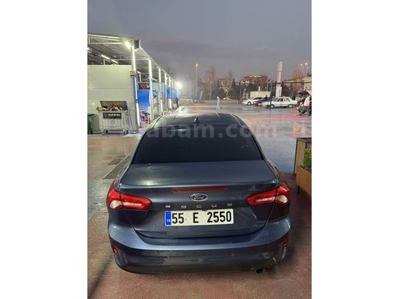 Sahibinden Ford Focus 1.5 TDCi Titanium 2020 Model Ankara 166.000 km Lacivert