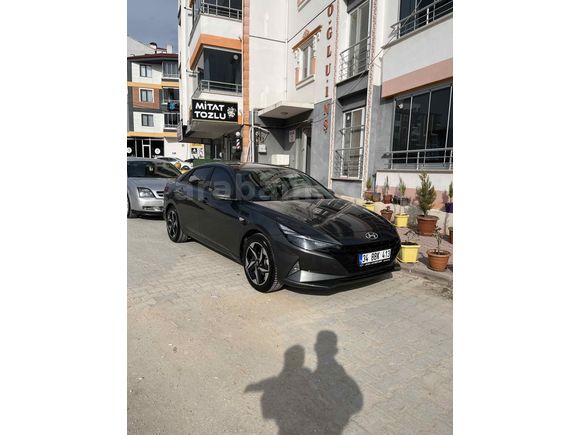 Sahibinden Hyundai Elantra 1.6 MPI Style Comfort 2022 Model 