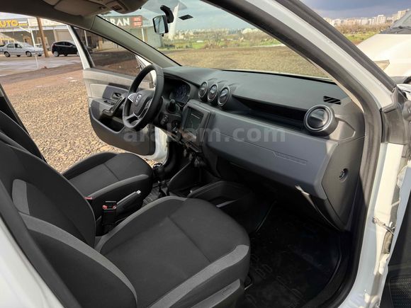 HATASIZ BOYASIZ- 86.000 KM FABRİKASYON LPG SIFIRAYARINDA DUSTER
