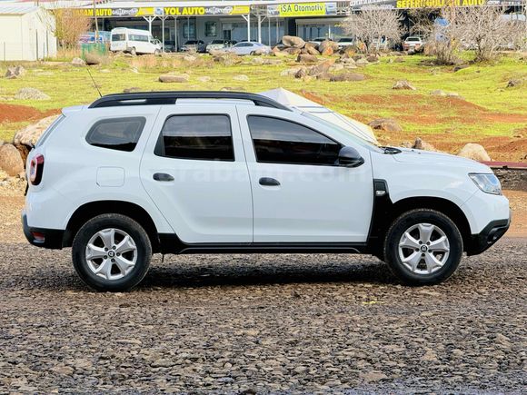 HATASIZ BOYASIZ- 86.000 KM FABRİKASYON LPG SIFIRAYARINDA DUSTER
