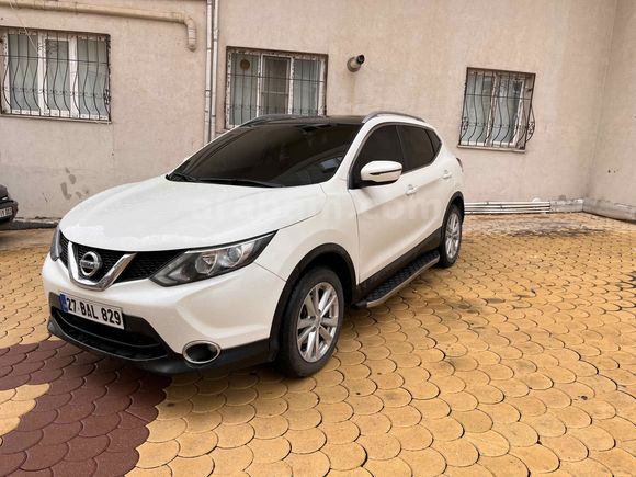 Sahibinden Nissan Qashqai 1.6 dCi Sky Pack 2016 Model  215.000 km Beyaz