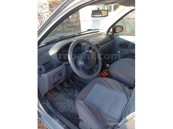 Sahibinden Renault Clio 1.4 Authentique 2002 Model