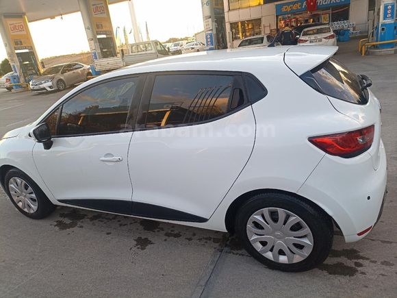 Sahibinden Renault Clio 1.0 TCe Joy 2020 Model  80.000 km Beyaz