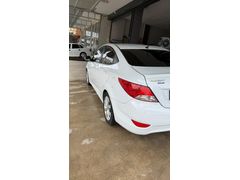 Sahibinden Hyundai Accent Blue 1.6 CRDI Mode 2017 Model  200.000 km Beyaz