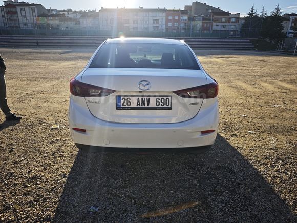 Sahibinden 2015 Mazda 3 skyactive g tramersiz değişensiz boyasız düşük km