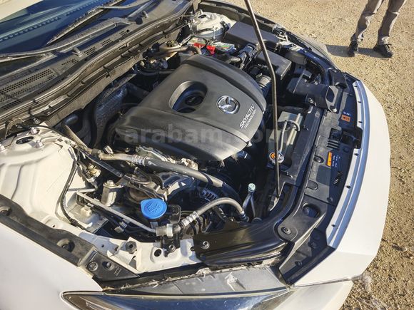 Sahibinden 2015 Mazda 3 skyactive g tramersiz değişensiz boyasız düşük km