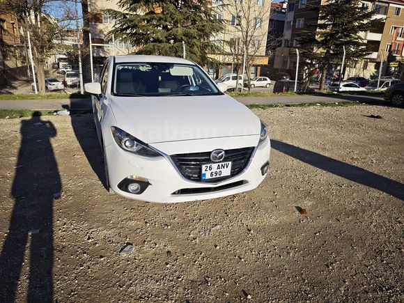 Sahibinden 2015 Mazda 3 skyactive g tramersiz değişensiz boyasız düşük km