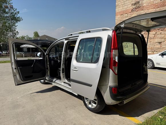 Dos Otomotiv | Renault Kangoo Multix 1.5 dCi Authentique 2017 Model 