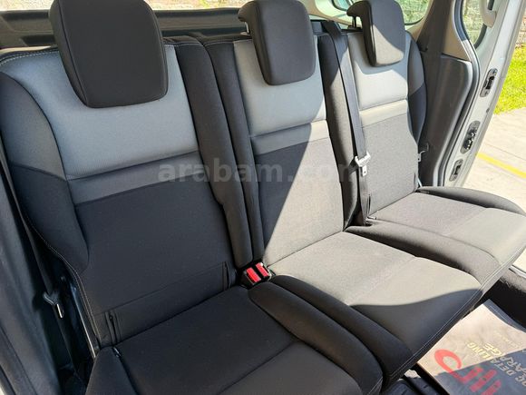 Dos Otomotiv | Renault Kangoo Multix 1.5 dCi Authentique 2017 Model 