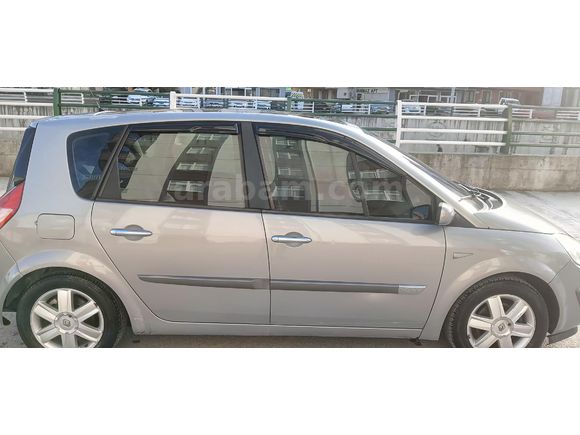 Sahibinden Renault Scenic 1.6 Dynamique 2005 Model