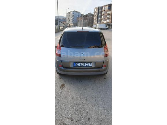 Sahibinden Renault Scenic 1.6 Dynamique 2005 Model