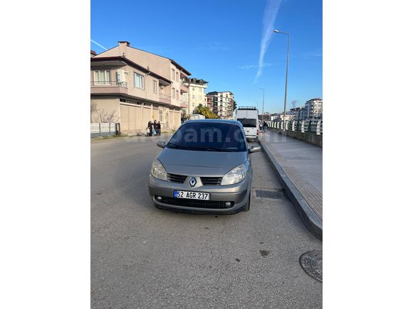 Sahibinden Renault Scenic 1.6 Dynamique 2005 Model