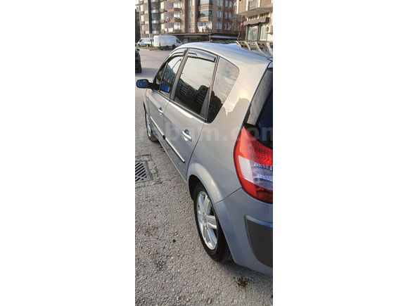 Sahibinden Renault Scenic 1.6 Dynamique 2005 Model