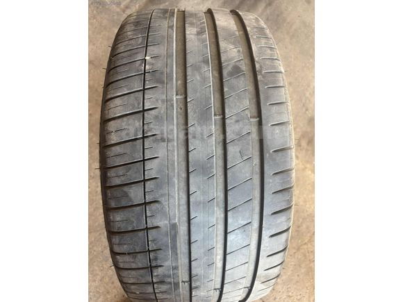 255/35/19 Michelin