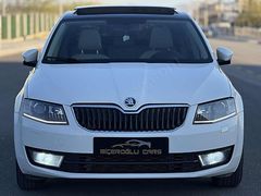 SKODA OCTAVİA 1.6 TDİ 225 KM CAM TAVAN DSG LED KATLANIR A.