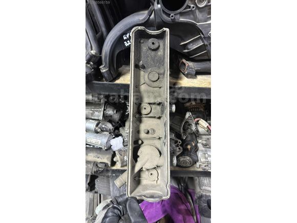 Ford connect 1.8 külbütör kapağı