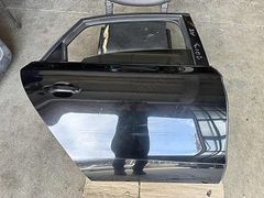 Audi A8 D4 sağ arka kapı hatasız siyah 2013 long