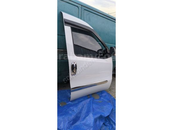 Fiat Doblo 3 4 sağ ön kapı hatasız beyaz