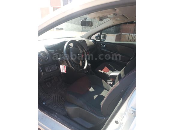Sahibinden Renault Clio 1.5 dCi Icon 2014 Model  194.000 km Beyaz