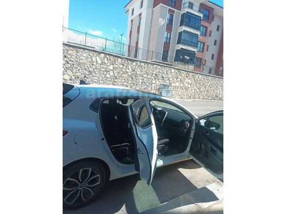 Sahibinden Renault Clio 1.5 dCi Icon 2014 Model  194.000 km Beyaz