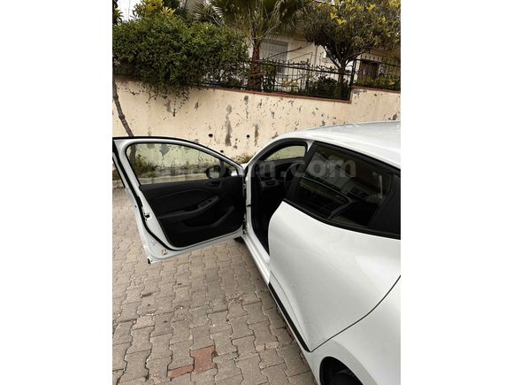 Sahibinden Renault Clio 1.0 SCe Joy 2023 Model 