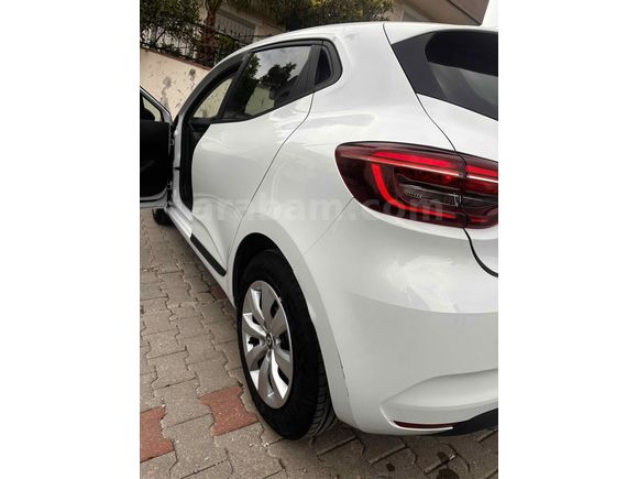 Sahibinden Renault Clio 1.0 SCe Joy 2023 Model 
