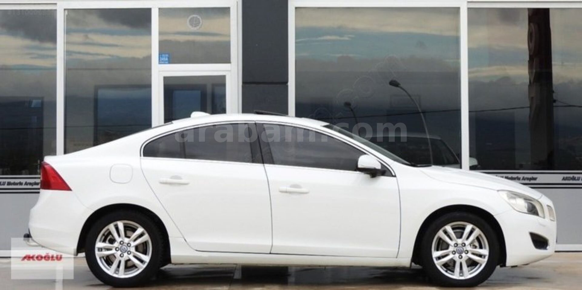 Galeriden Volvo S60 1.6 D Premium 2012 Model Çorum 370.000 km Beyaz 7