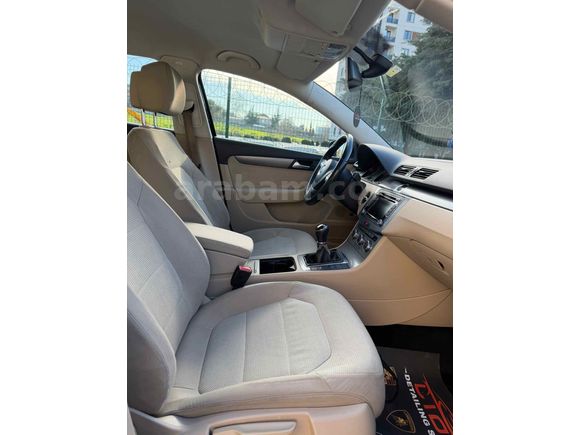 Galeriden Volkswagen Passat Variant 1.6 TDi BlueMotion Comfortline 2013 Model İstanbul