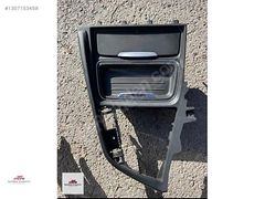 BMW F30-F31-F32-F33-F34-F36 ORTA KONSOL BARDAKLIK