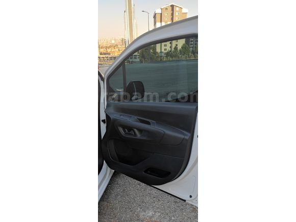 Sahibinden Citroen Berlingo 1.5 BlueHDI Feel Bold 2023 Model Acil Satılık