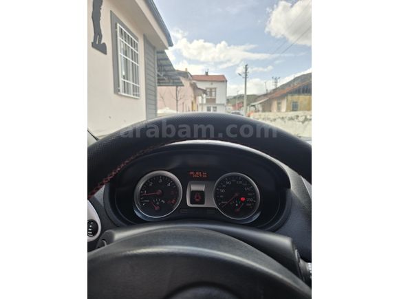 Sahibinden Renault Clio 1.5 dCi Expression 2011 Model Sakarya