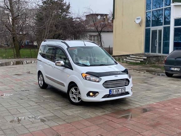 Galeriden Ford Tourneo Courier 1.5 TDCi Delux 2023 Model Van