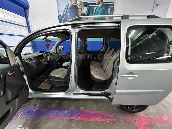 Sahibinden Renault Kangoo Multix 1.5 dCi Extreme 2011 Model 