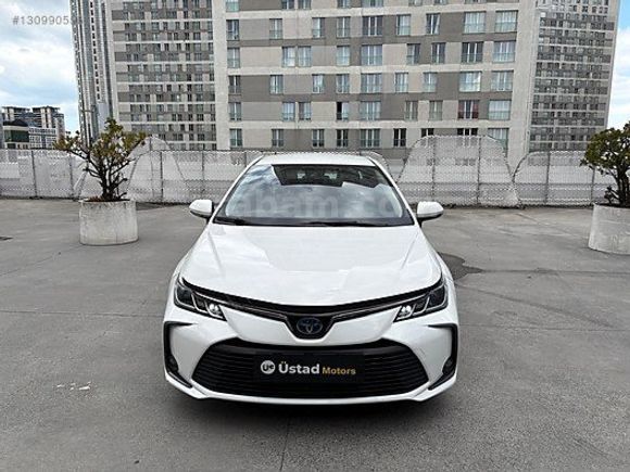 ÜSTAD MOTORS TOYOTA COROLLA 1.8 HYBRİD DREAM PAKET OTOMATİK