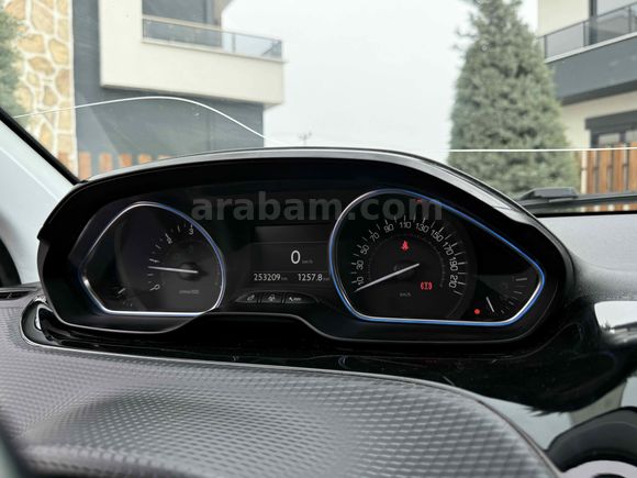 Galeriden Peugeot 2008 1.6 e-HDi Allure 2017 Model Konya
