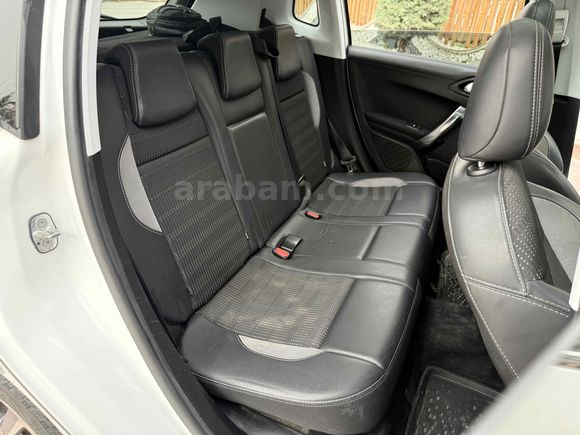 Galeriden Peugeot 2008 1.6 e-HDi Allure 2017 Model Konya