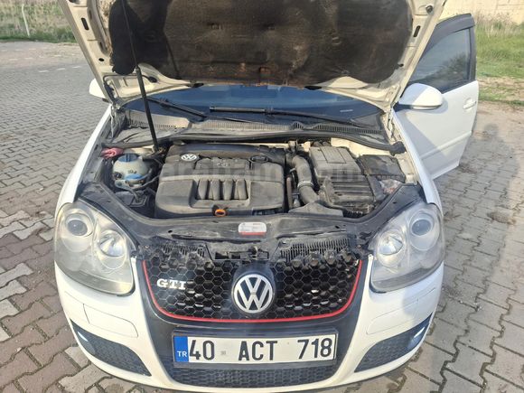 GTI DÖNÜŞÜMLÜ 2005 MODEL 1.6 COMFORTLINE BEYAZ ORJİNAL DÜŞÜK KM