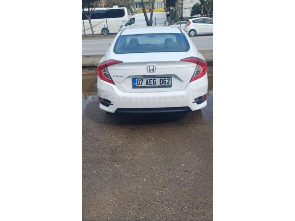 Sahibinden Honda Civic 1.6i VTEC Eco Executive 2018 Model boya hata değişen yok