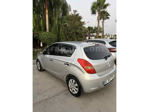 Sahibinden Hyundai i20 Troy 1.4 CVVT Team 2011 Model  142.xx km Gri (Gümüş)