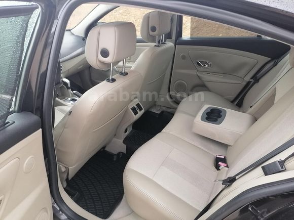 ikinci sahibinden sifir muayne sanroflu otomatik 110 fluanceh
