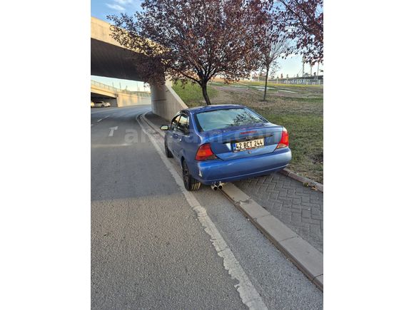 Galeriden Ford Focus 1.6 Comfort 2001 Model Konya