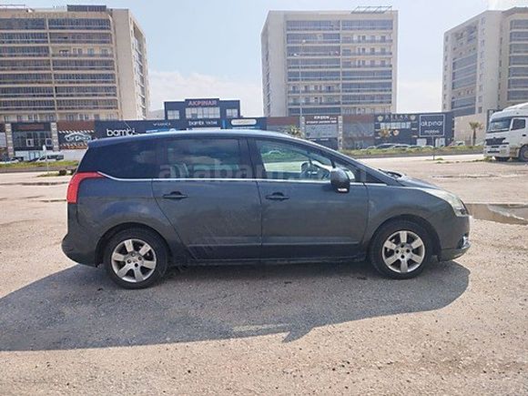 2010 Model Peugeot 5008 Cam tavanlı