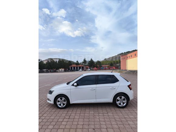 DEĞİŞENSİZ BOYASIZ TRAMERSİZ Sahibinden Skoda Fabia 1.2 TSI Style 2016 Model  Beyaz