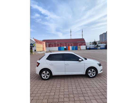 DEĞİŞENSİZ BOYASIZ TRAMERSİZ Sahibinden Skoda Fabia 1.2 TSI Style 2016 Model  Beyaz