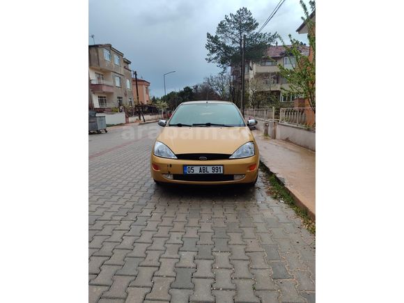 Sahibinden Ford Focus 1.6 Ambiente 2000 Model  300.000 km Sarı