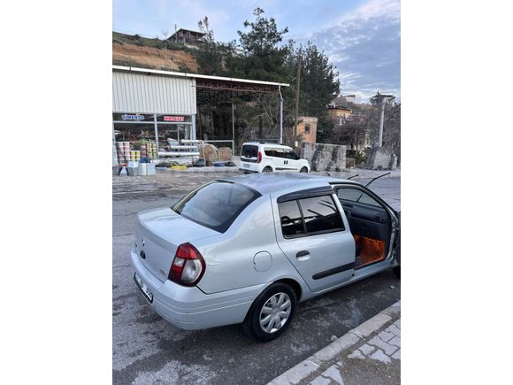 Sahibinden Renault Clio 1.4 2000 Model 