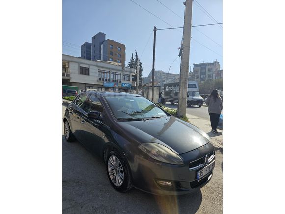 Sahibinden Fiat Bravo 1.6 Mjet Easy 2013 Model  380.000 km Gri (metalik)