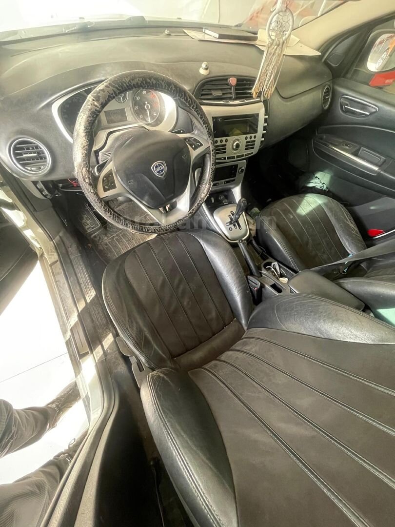 Sahibinden Lancia Delta 1.6 MJet 2011 Model Kayseri 320.000 km Beyaz 5